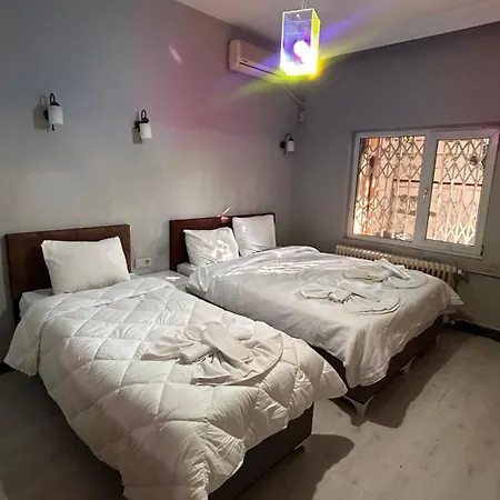 Hotel Galley Port 2*